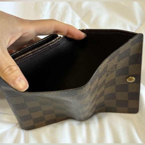 Louis Vuitton Damier Ebene Wallet - Picture 8 of 13
